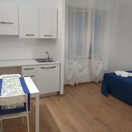 Sant'adriana -piccoli Monolocali- Apartment